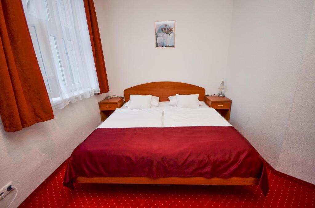 Broadway City Guesthouse Будапеща Стая снимка