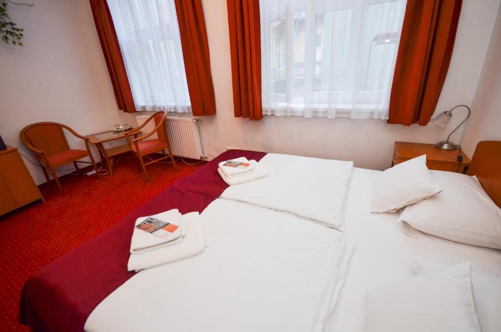 Broadway City Guesthouse Будапеща Стая снимка