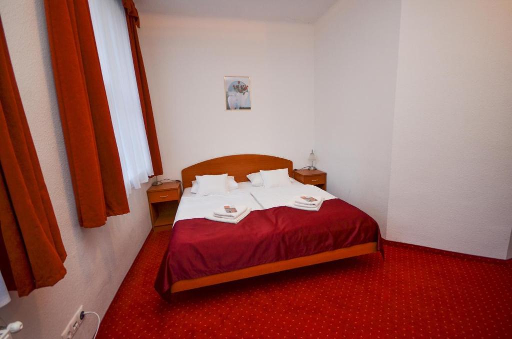 Broadway City Guesthouse Будапеща Стая снимка